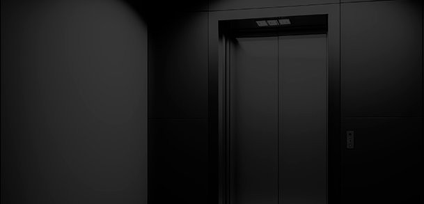 Renovación de puertas de cabina de ascensor con acabados modernos en acero inoxidable y sistema de apertura automática de alta precisión.