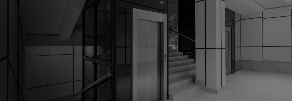 Instalación de ascensores panorámicos en Alicante y ascensores eficientes para chalets con diseño moderno por Ascensores Domingo.